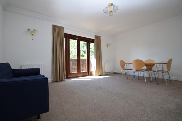 Kewferry Drive, Northwood, HA6 - Photo 1