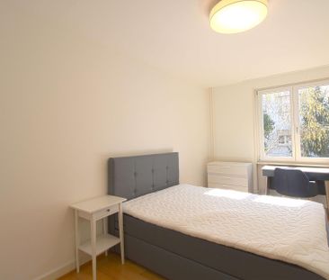 Furnished room in modernised apartment in a top location - Photo 4