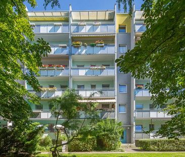 Sanierte Familienwohnung mit Balkon und Aufzug wartet auf Sie! - Foto 3