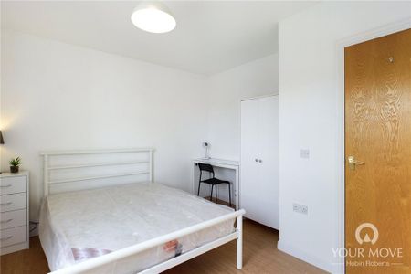 2 bedroom flat to rent - Photo 3