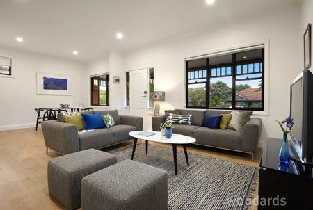 Stunning Corner Villa - Photo 3