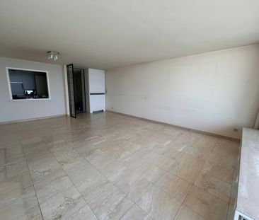 Gemeubeld tweeslaapkamer appartement met prachtig frontaal zeezicht! - Photo 4