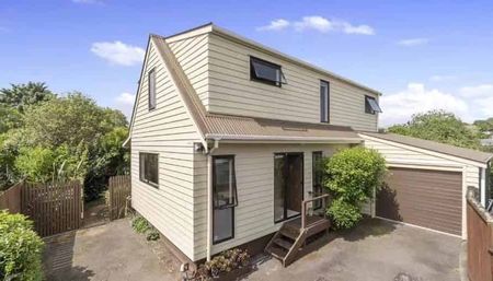 GREAT LOCATION and NEWLY RENOVATED 3 bedroom home - Photo 4
