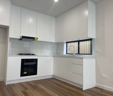 Modern Design Spacious One Bedroom Granny Flat in Epping For Rent - Photo 2