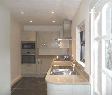 3 bedroom terraced house to rent - Photo 6