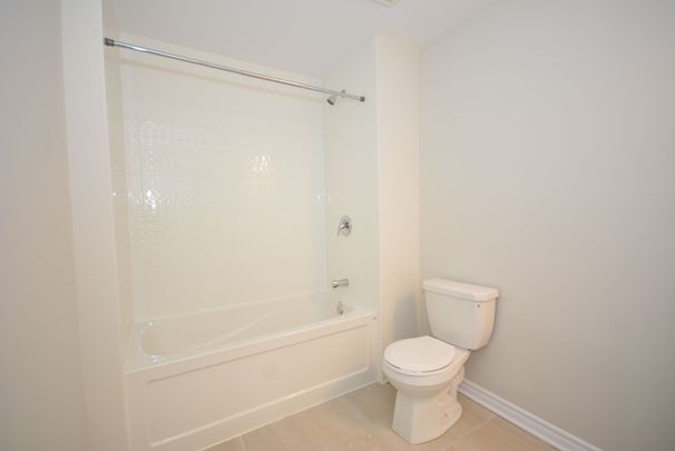 For Lease - 150 Oak Park Boulevard Unit# 316, Oakville, Ontario - Photo 1