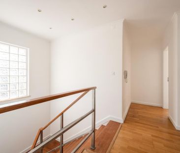 4 Bedroom House with swimming pool, São João do Estoril, Cascais - Photo 6