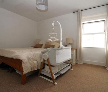 2 bedroom maisonette to rent - Photo 4