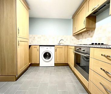 2 Bedroom Flat - Purpose Built To Let - Photo 1