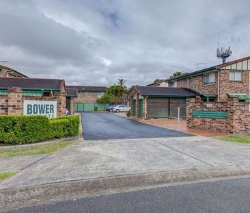 Charming Townhome with Garage and Addiitonal Car Spot - Photo 4