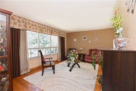 For Lease - 37 Caledon Court, Oshawa, Ontario - Photo 2