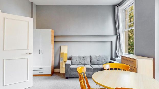 Modern Sharers Apartment - Photo 1