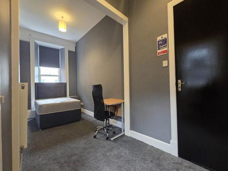 6 bedroom house to rent - Photo 5