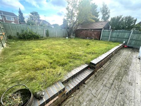 3 bedroom semi-detached house to rent - Photo 3