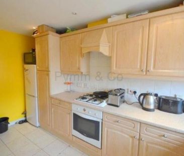 2 bedroom semi-detached house to rent - Photo 6