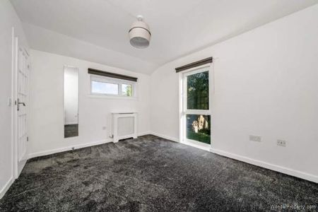 1 bedroom property to rent in Johnstone - Photo 4