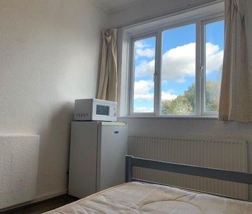 House share to rent - Photo 1