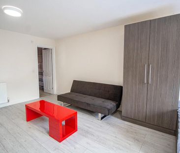 Studio to rent - Photo 2