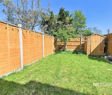 3 bedroom terraced house to rent - Photo 3