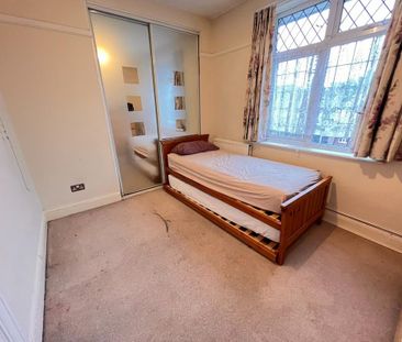 4 bedroom semi-detached house to rent - Photo 3