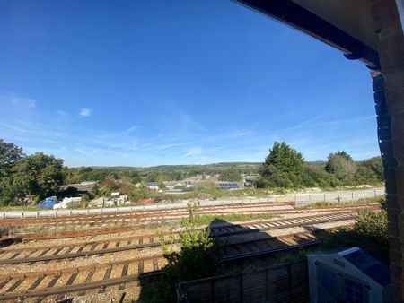3 bedroom terraced house to rent - Photo 5