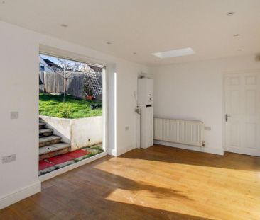 5 bedroom semi-detached house to rent - Photo 2