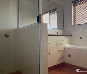 LARGE FAMILY HOME - Photo 5
