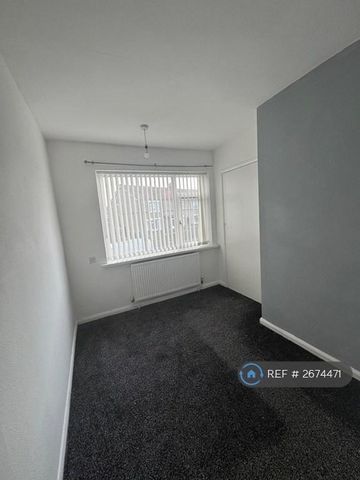 4 bedroom terraced house to rent - Photo 5
