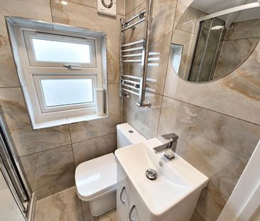 4 bedroom semi-detached house to rent - Photo 4
