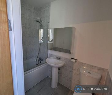 2 bedroom flat to rent - Photo 6