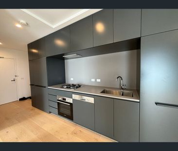 303/33 Racecourse Rd, North Melbourne, Vic 3051 - Photo 5