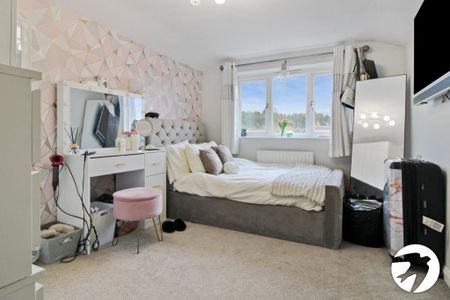 5 bedroom detached house to rent - Photo 4