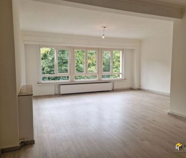 Ruim 1 slaapkamer appartement van 90m² op toplocatie - Photo 3