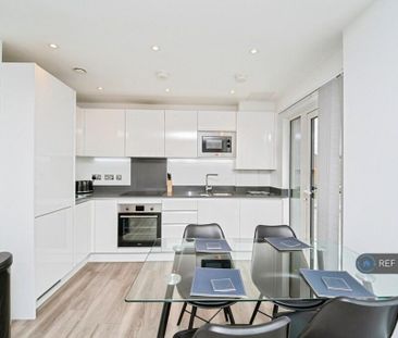 2 bedroom apartment - Photo 2