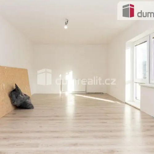 Pronájem prostorného bytu 4+1 s velkým balkonem a krásnými výhledy – Ústí nad Labem - Photo 1