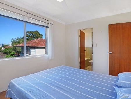 Available for 2 Months Only - Fully Furnished One Bedroom Apartment - Photo 2