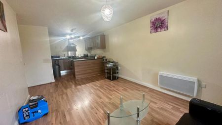 2 bedroom flat to rent - Photo 3