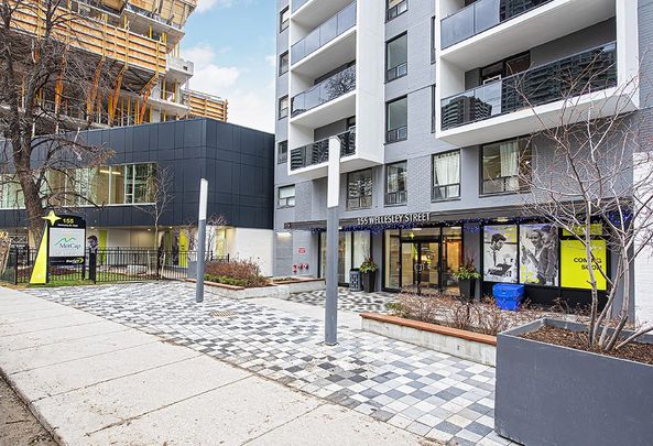 Wellesley Square - Photo 1