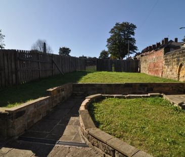 2 bed Apartment - To Let - Photo 6