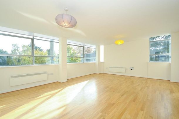 2 bedroom flat to rent - Photo 1