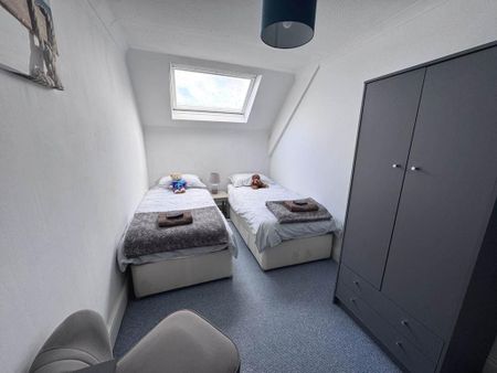 2 bedroom flat to rent - Photo 3