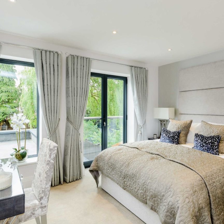 Upland Drive, Brookmans Park - Photo 1