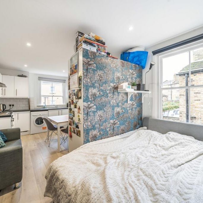 Studio to rent - Photo 1