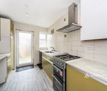 3 bedroom terraced house to rent - Photo 4