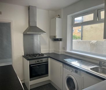 3 bedroom terraced house to rent - Photo 5