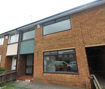 3 bedroom terraced house to rent - Photo 5