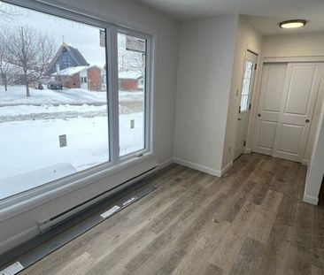 For Lease - 692 Claude Street, Overbrook - Castleheights and Area, ... - Photo 2