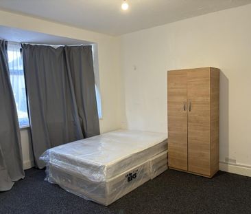 7 bedroom semi-detached house to rent - Photo 2