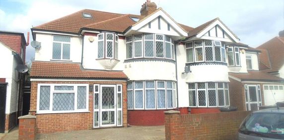 Property to rent - Photo 2