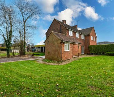 3 bed semi-detached house to rent in Blakes Lane, Leatherhead, KT24 - Photo 4